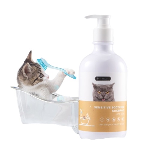 خرید شامپو و لوسیون گربه